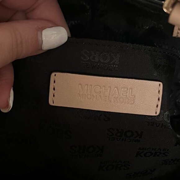 NWT Authentic Michael Kors Jet Set Leather Medium Tote Bag, Black - Picture 7 of 10